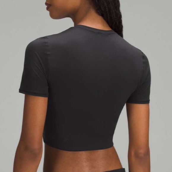Lululemon Crewneck Cropped T-Shirt Black W3HPQS - Picture 2 of 5